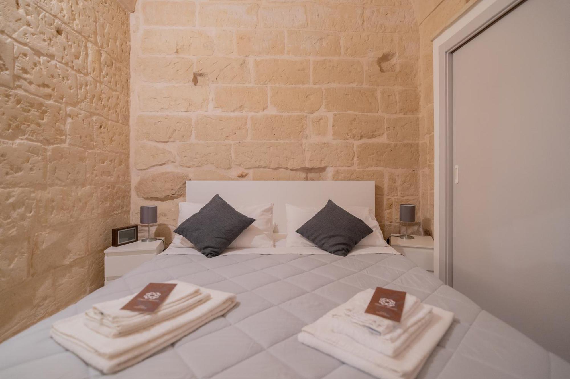 Dimora Barocca Apartment Irene Лече Екстериор снимка