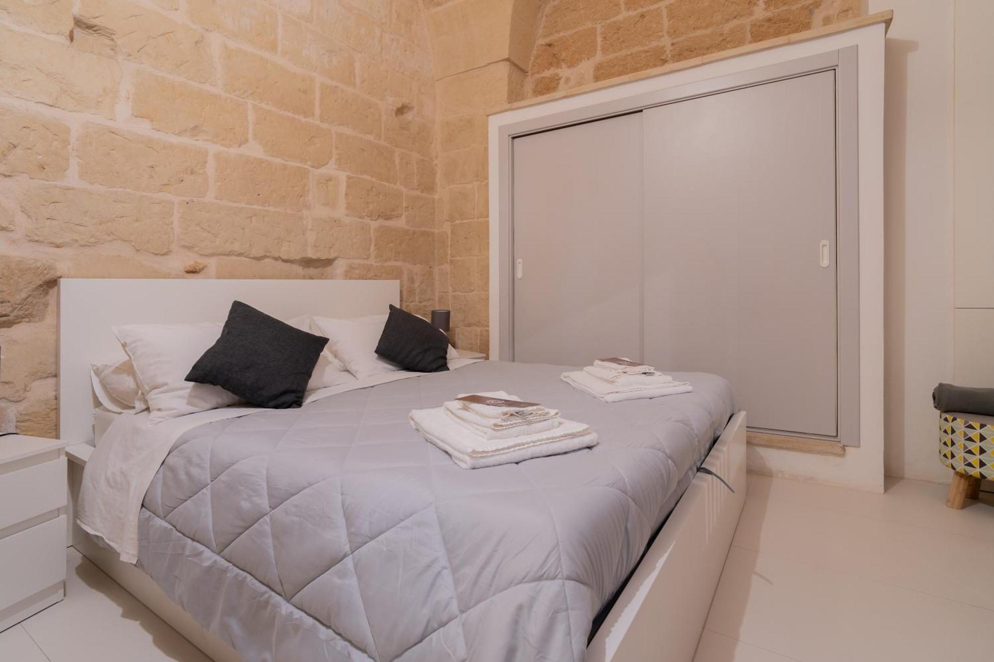 Dimora Barocca Apartment Irene Лече Екстериор снимка