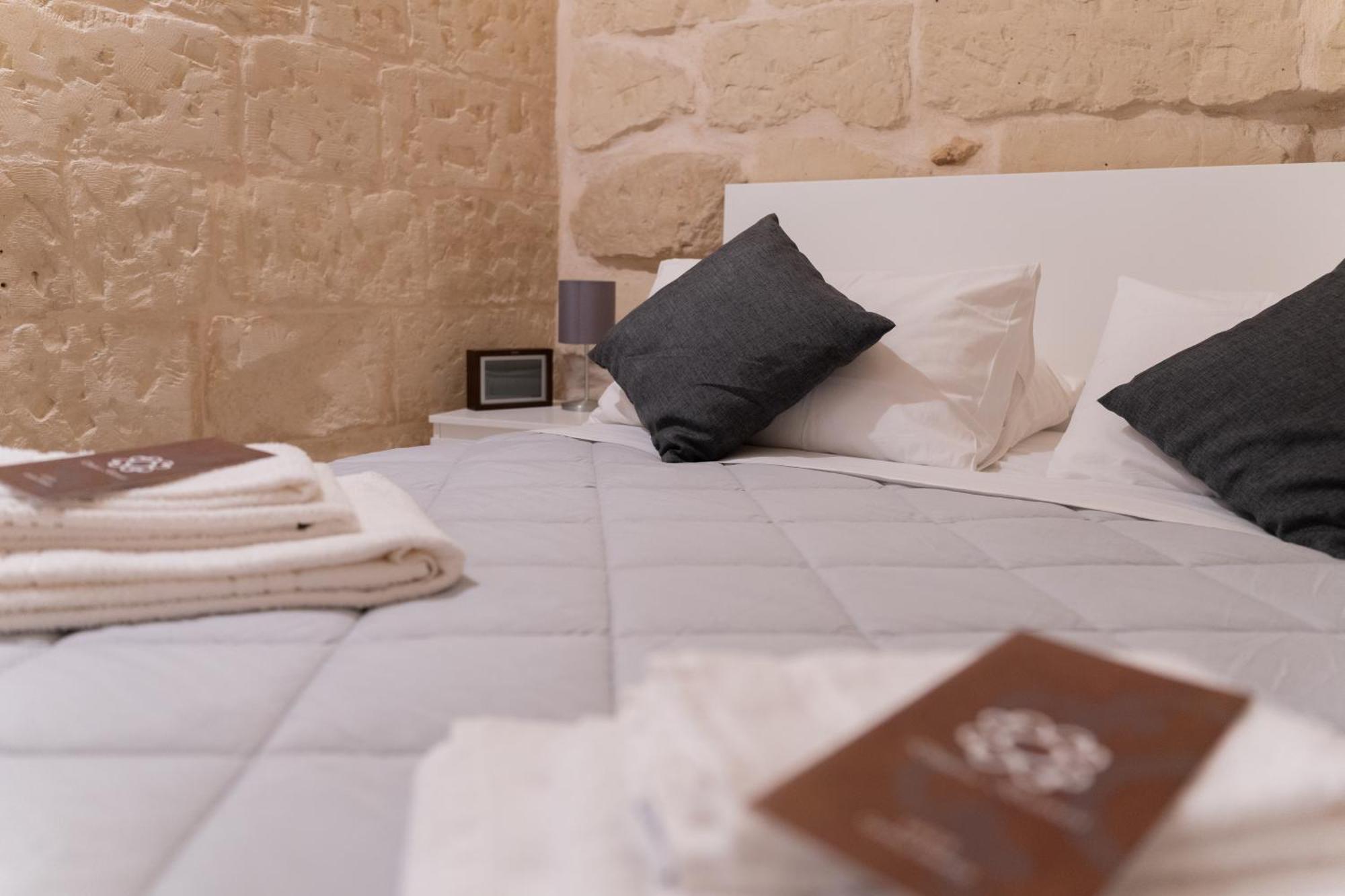 Dimora Barocca Apartment Irene Лече Екстериор снимка