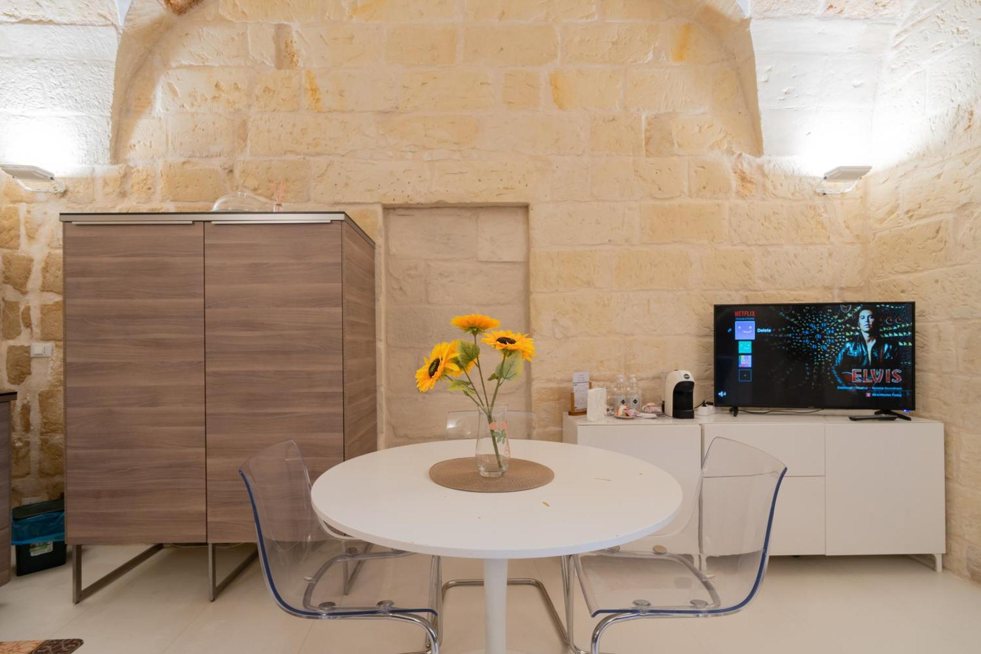 Dimora Barocca Apartment Irene Лече Екстериор снимка